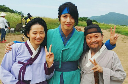 Yong Hwa Relakan Libur Chuseok untuk Syuting 'Three Musketeers'