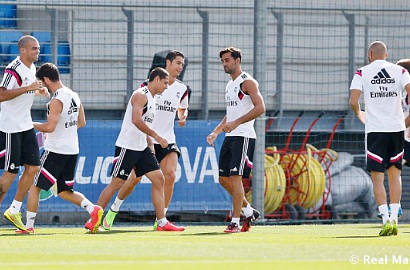 Real Madrid Dianugerahi Penghargaan Klub Terbaik Eropa 2013-2014
