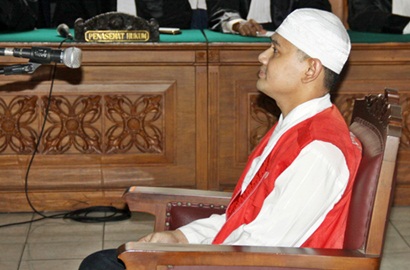 Hakim Diprotes Hanya Jatuhkan Vonis 6 Bulan Penjara ke Guntur Bumi