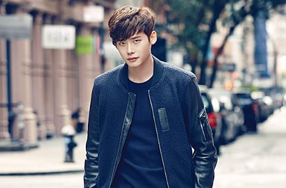 Lee Jong Suk Konfirmasi Jadi Lawan Main Park Shin Hye di 'Pinocchio'