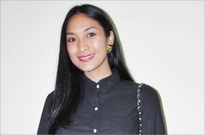 Happy Salma Bangga Perhiasannya Dipakai Courtney Love