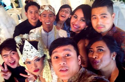 Serunya Lomba Foto Selfie di Pesta Resepsi Pernikahan Fitri Tropica