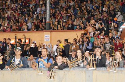 6 Ribu Orang di Australia Pecahkan Rekor Main Angklung Terbanyak