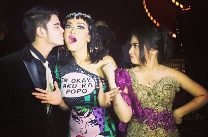 Julia Perez Dicium Aliando di Festival Film Bandung 2014