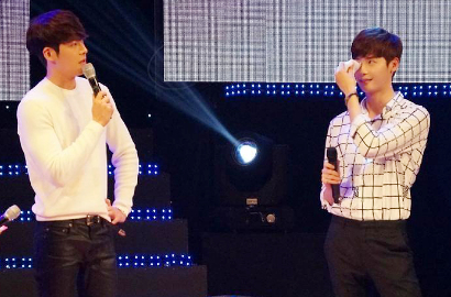 Lee Jong Suk Nangis Lihat Kim Woo Bin Hadir di Fan Meetingnya