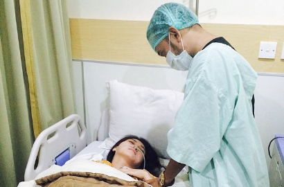 Sedih, Ruben Onsu Pajang Foto Wenda Tan Opname dan Diinfus