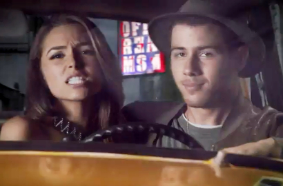 Olivia Culpo Bikin Nick Jonas Cemburu di Video Klip 'Jealous'