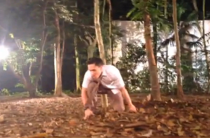 Adegan Salto, Randy Pangalila Tolak Pakai Stuntman di 'Manusia Harimau'