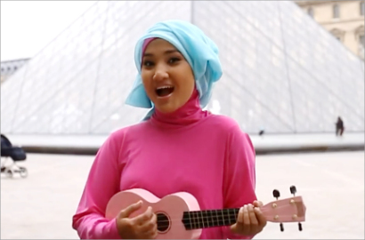 Fatin Liburan di Paris Lewat Video Klip 'Semua Tentangmu'