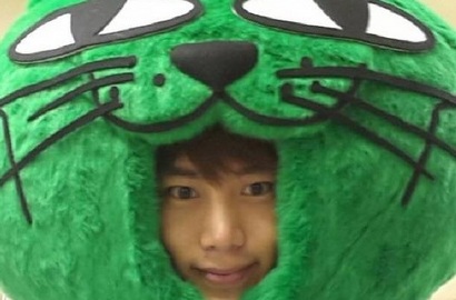 Taecyeon 2PM Buka Toko Karakter Figur 'Okcat'