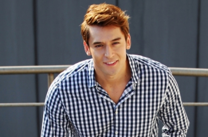Agensi Bantah Julien Kang Mabuk Berkeliaran Kenakan Pakaian Dalam
