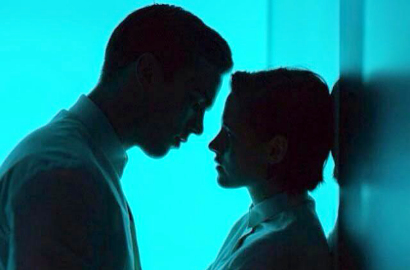 Kristen Stewart dan Nicholas Hoult Hampir Ciuman di Foto Film 'Equals'