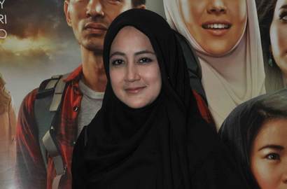 Nonton 'Haji Backpacker', Umi Pipik Menangis Ingat Alm.Uje