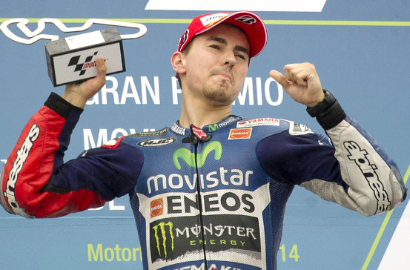 Dani Pedrosa - Marc Marquez Terjungkal, Jorge Lorenzo Berjaya di Aragon