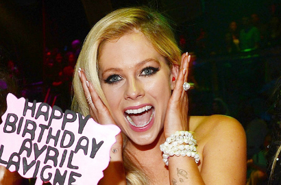 Avril Lavigne Rayakan Ulang Tahun Ke-30 Tanpa Suami