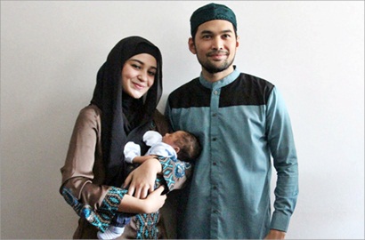 Teuku Wisnu dan Shireen Sungkar Gelar Aqiqah Anak Pertama