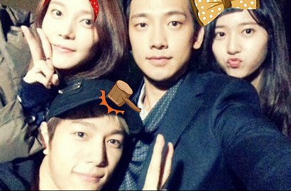 Rain Selca Imut Bareng Krystal dan Bintang 'My Lovely Girl'