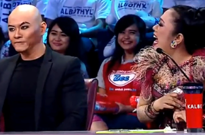 Deddy Corbuzier Cium Soimah di 'Indonesia Mencari Bakat'