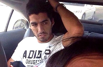 Luis Suarez Jadi Obyek Foto Selfie Supir Taksi di Jeddah