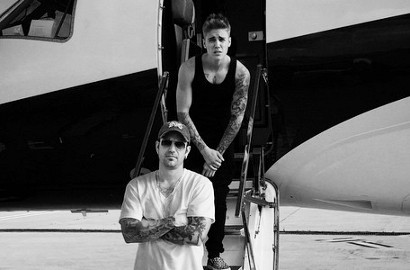 Putus dari Selena Gomez, Justin Bieber Liburan Bareng Ayah