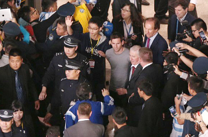 Ratusan Fans Heboh Sambut Lionel Messi cs di Beijing