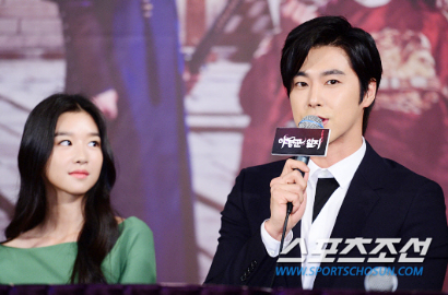 Agensi Kompak Bantah Yunho TVXQ dan Seo Ye Ji Pacaran
