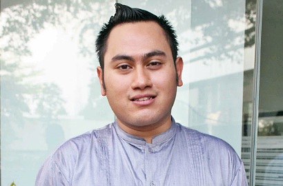 Nassar: Saya Masih Sholat Berjamaah dengan Istri Saya