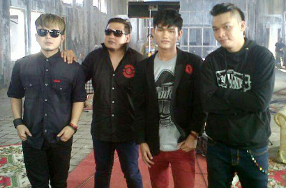ST12 Gagal Kolaborasi Bareng Gitaris Guns N Roses Karena Visa