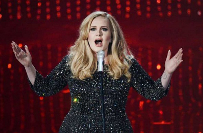 Album Baru Adele Ditunda Sampai 2015