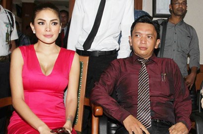 Gugat Cerai, Nikita Mirzani: Sakitnya Tuh di Sini
