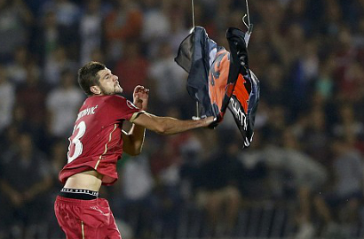 Pemain Albania Kocar-Kacir Diamuk Fans Serbia di Kualifikasi Euro 2016