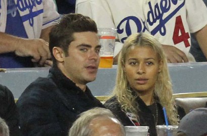 Zac Efron Resmi Pacaran dengan Model Sami Miro