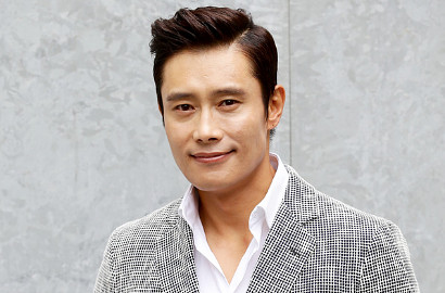 Sidang Perdana, Jiyeon Sebut Lee Byung Hun yang Dekati Duluan