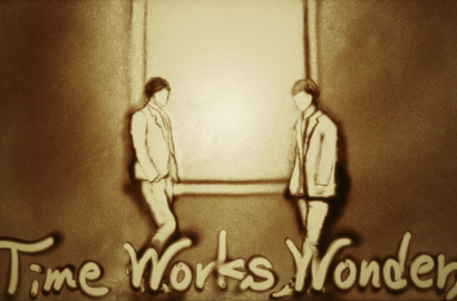 TVXQ Bawa Seni Lukisan Pasir di MV Jepang 'Time Works Wonders'