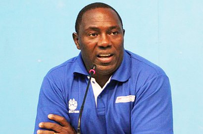 Pelatih Jacksen Mundur, Manajemen Persipura Kelimpungan