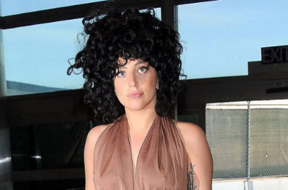 Lady GaGa Beli Rumah dengan Gua Kelelawar Seharga Rp 274 Miliar