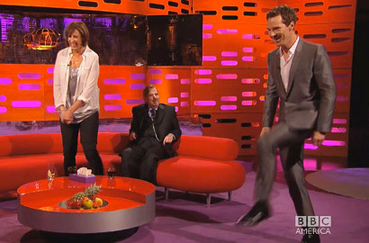 Benedict Cumberbatch Lucu Tirukan Gaya Jalan Beyonce di 'Crazy in Love'