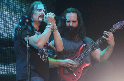 Dream Theater Bikin Histeris Nyanyi 'Indonesia Raya' di Konser Jakarta