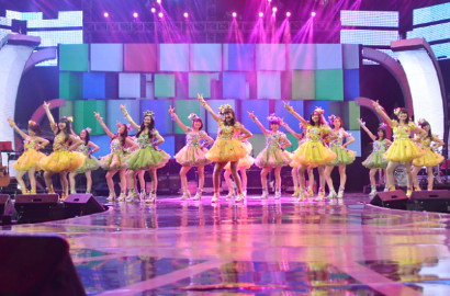 JKT48 Bikin Kejutan Nyanyi Lagu Baru 'Skirt Hirari' di Konser Bandung