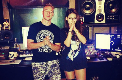 Foto Bareng, CL 2NE1 Gandeng Diplo Untuk Debut Amerika?