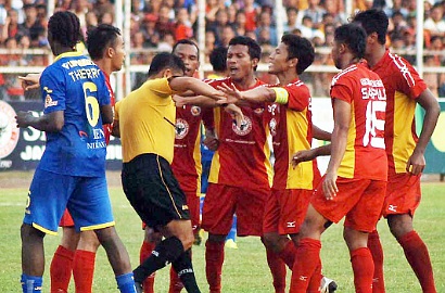 Semen Padang Siap Layangkan Surat Protes ke PSSI Atas Kinerja Wasit