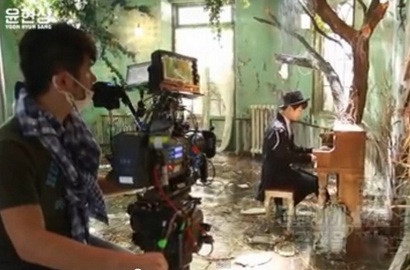 Suasana Pembuatan MV 'When Would It Be' Yoon Hyun Sang feat. IU