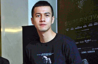 Sudah Baca dari SMA, Herjunot Ali Tak Percaya Main di 'Supernova'