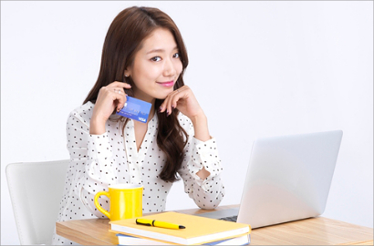 Park Shin Hye Bintang Korea Pertama yang Jadi Model Visa