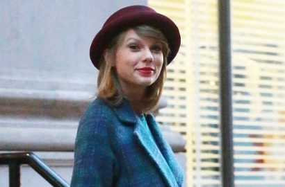 Wajah Taylor Swift Berubah dengan Alis Tebal Untuk Pemotretan Wonderland