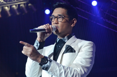Afgan Sukses Bawakan Lagu Agnes Monica di Konser 1 Dekade Magenta Orchestra