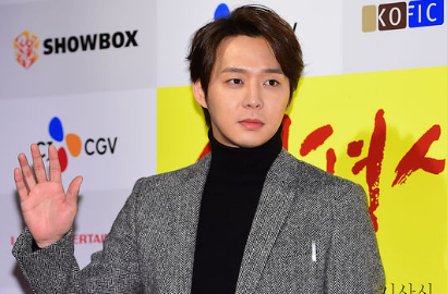 Yoochun JYJ Gembira Raih Award Aktor Pendatang Baru Lewat 'Sea Fog'