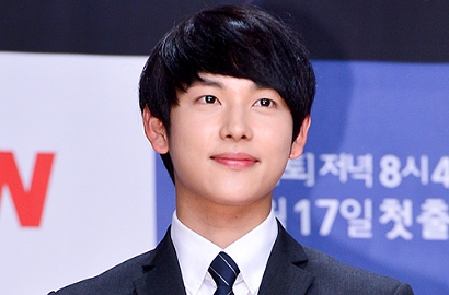 Siwan ZE:A di Dapuk Jadi Idol Ke-4 Paling Cerdas 2014