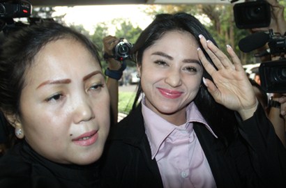 Pengacara Bantah Dewi Persik Pernah Bilang Menikah dengan Johnson Yaptonaga