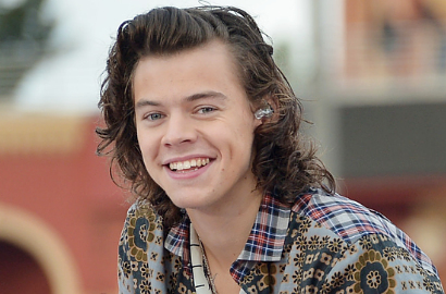 Harry Styles Soal Berkencan dengan Pria: Jangan Menghina Sebelum Coba